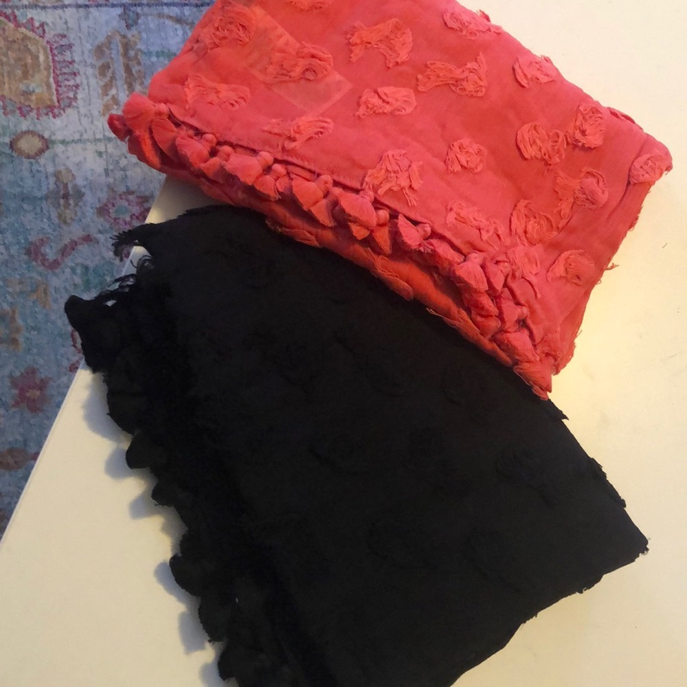 Set of two NWT Banana Republic clip dot scarves.